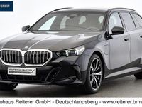 Gebraucht BMW 530e M Sport 299 PS (219 kW) 2024 Schwarz (m carbonschwarz)