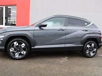 Gebraucht Hyundai Kona GO! 138 PS (101 kW) 2024 Ecotronic gray  grau SUV
