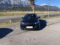 Neu Mazda 2 Exclusive-Line 116 PS (85 kW) 2025 Grau Limousine