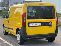 Gebraucht Fiat Doblò Basis 95 PS (69 kW) 2017 Gelb Van / Kleinbus