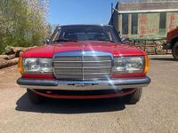 Gebraucht Mercedes 240 72 PS (52 kW) 1983 Rot Limousine