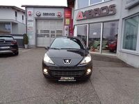 Gebraucht Peugeot 207 Active 68 PS (50 kW) 2011 Schwarz Limousine