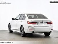 Gebraucht BMW 320 Efficient Dynamics 190 PS (139 kW) 2024 Weiß Limousine
