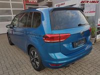 Gebraucht VW Touran Comfortline 150 PS (110 kW) 2022 Caribbean blue metallic caribbean blue metallic Van / Kleinbus