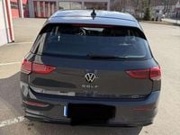 Gebraucht VW Golf VIII Life 131 PS (96 kW) 2020 Grau Kleinwagen
