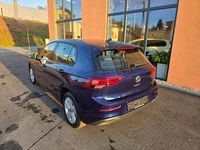 Gebraucht VW Golf VIII Life 110 PS (80 kW) 2024 Blau Kleinwagen