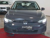 Gebraucht VW Golf VIII Life 116 PS (85 kW) 2023 Grau Limousine