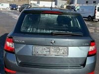 Gebraucht Skoda Fabia Ambition 75 PS (55 kW) 2018 Grau Kombi