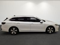 Gebraucht VW Passat Elegance 150 PS (110 kW) 2025 Weiss  metallic Kombi