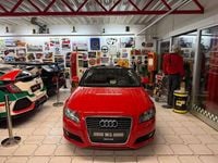 Gebraucht Audi A3 Cabriolet Attraction 102 PS (75 kW) 2010 Rot Cabrio
