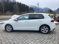 Gebraucht VW Golf VIII 90 PS (66 kW) 2020 Weiß Limousine