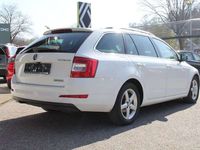 gebraucht Skoda Octavia Combi 1,6 TDI Style DSG