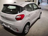 Neu Hyundai i10 63 PS (46 kW) 2025 Grau Kleinwagen