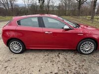 Gebraucht Alfa Romeo Giulietta Distinctive 140 PS (102 kW) 2013 Rot Limousine