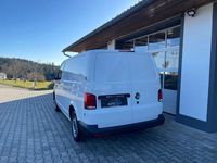 Gebraucht VW T6.1 150 PS (110 kW) 2020 Weiß Van