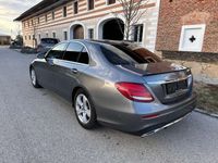 gebraucht Mercedes E220 d 9G-Tronic AMG-Line Multibeam 360° Fahrassist