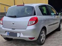 Gebraucht Renault Clio II 68 PS (50 kW) 2010 Silber Limousine