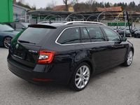 gebraucht Skoda Octavia Octavia Combi 2,0TDI Style DSG LED VIRTUAL STAND-H
