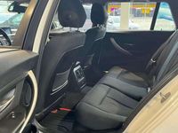 Gebraucht BMW 320 Sport Line 184 PS (135 kW) 2013 Weiß Kombi