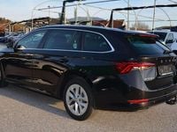 gebraucht Skoda Octavia Combi 20TDI Style DSG MATRIX VIRT AHV 1.B