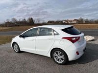 Gebraucht Hyundai i30 Comfort 90 PS (66 kW) 2016 Weiß Limousine