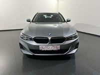 Gebraucht BMW 320 190 PS (139 kW) 2023 Grau Kombi