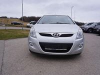 Gebraucht Hyundai i20 77 PS (56 kW) 2012 Grau Kleinwagen