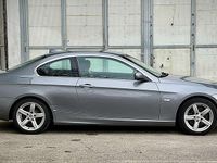 Gebraucht BMW 325 204 PS (150 kW) 2010 Grau Coupé