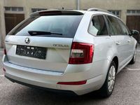 gebraucht Skoda Octavia Combi 1,6 Ambition TDI Green tec DSG nur Autobahn