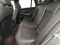 Gebraucht BMW 320 M Sport 190 PS (139 kW) 2024 Skyscraper grau Kombi