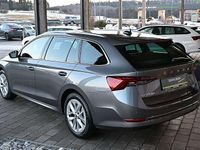 gebraucht Skoda Octavia Combi 20 TDI Style DSG ACC AHK schwenkbar Ma...