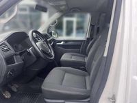 Gebraucht VW Multivan Trendline 150 PS (110 kW) 2017 Weiß Van