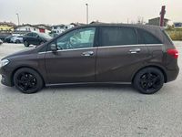 Gebraucht Mercedes B220 177 PS (130 kW) 2016 Braun Van / Kleinbus