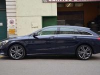 Gebraucht Mercedes CLA200 136 PS (100 kW) 2018 Blau Kombi