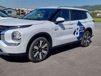 Neu Mitsubishi Outlander P-HEV Intense 136 PS (100 kW) 2025 Weiß SUV