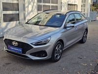 Gebraucht Hyundai i30 GO! 97 PS (71 kW) 2023 Shimmering silver Kombi