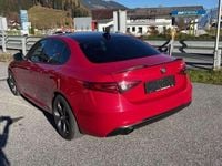 Gebraucht Alfa Romeo Giulia 150 PS (110 kW) 2016 Rot Limousine