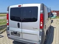 Gebraucht Renault Trafic Expression 114 PS (83 kW) 2011 Silber Van / Kleinbus