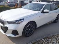 Gebraucht BMW 520 M Sport 197 PS (144 kW) 2023 Weiß Limousine