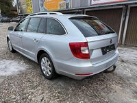Gebraucht Skoda Superb Elegance 170 PS (125 kW) 2014 Grau Kombi