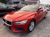 Gebraucht Volvo V60 Momentum 150 PS (110 kW) 2019 Rot Kombi