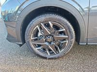 Neu Peugeot 5008 GT 136 PS (100 kW) 2025 Grau Van / Kleinbus