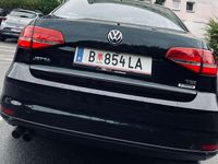 Gebraucht VW Jetta Comfortline 125 PS (91 kW) 2015 Schwarz Limousine