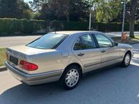 gebraucht Mercedes E300 Elegance TD Aut. OM 606