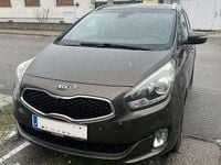 Gebraucht Kia Carens Gold 116 PS (85 kW) 2014 Braun Van / Kleinbus