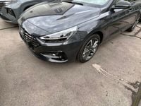 Gebraucht Hyundai i30 Trend 120 PS (88 kW) 2023 Dark knight