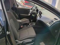 gebraucht Kia Ceed Sportswagon Ceed SW / cee'd SW 1,5 TGDI Silber * Spurhalteass., Kamera, usw SW 1,5 TGDI Silber * Spurhalteass., Kamera, u . ..)