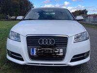 Gebraucht Audi A3 105 PS (77 kW) 2011 Weiß Limousine