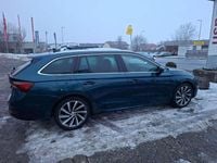 gebraucht Skoda Octavia Combi 2,0 TdI DSG Virtual ACC HUD DCC 18 Alu