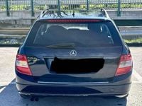 Gebraucht Mercedes C200 Classic 136 PS (100 kW) 2010 Blau Kombi